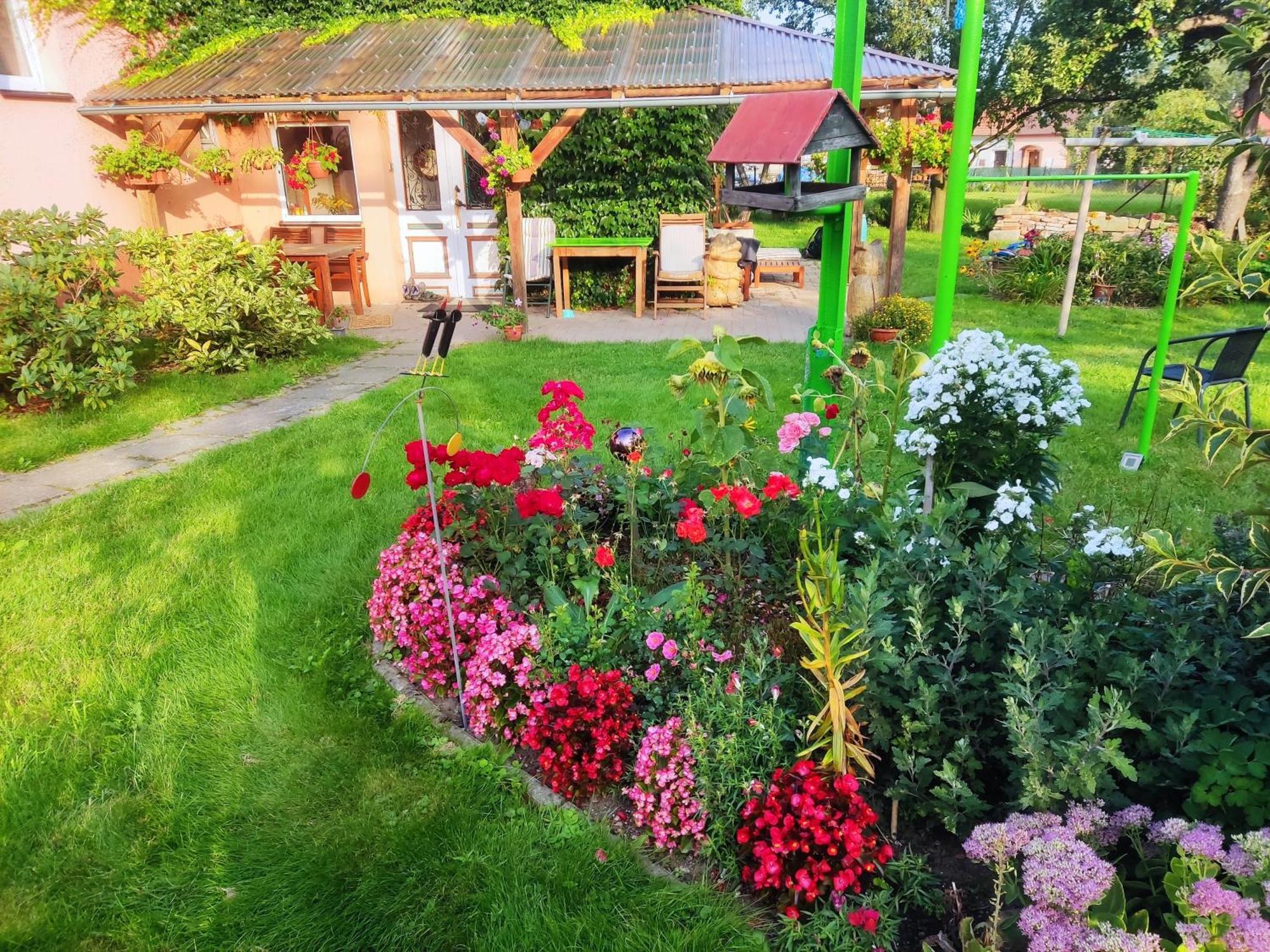 Apartment In Blossom Garden Nove Mesto pod Smrkem Luaran gambar